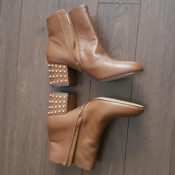 Maiden Lane Classic Block Heel Bootie - Picture 7 of 12